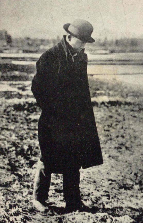 【コラム】教科書が教えてくれなかった宮沢賢治|「雨ニモマケズ」の聖人像と、天ぷらそばを愛したモダン・ボーイの素顔